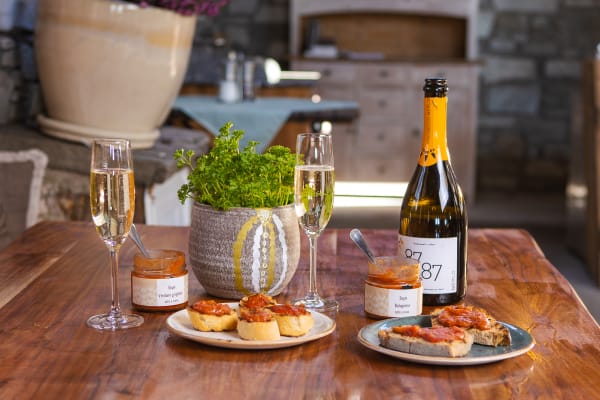 Vorspeise Bruschetta mit Prosecco und Sugo