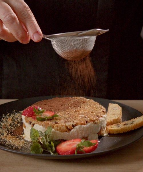 Semifreddo mit Cantucci