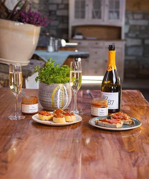 Bruschetta mit Sugo und Prosecco